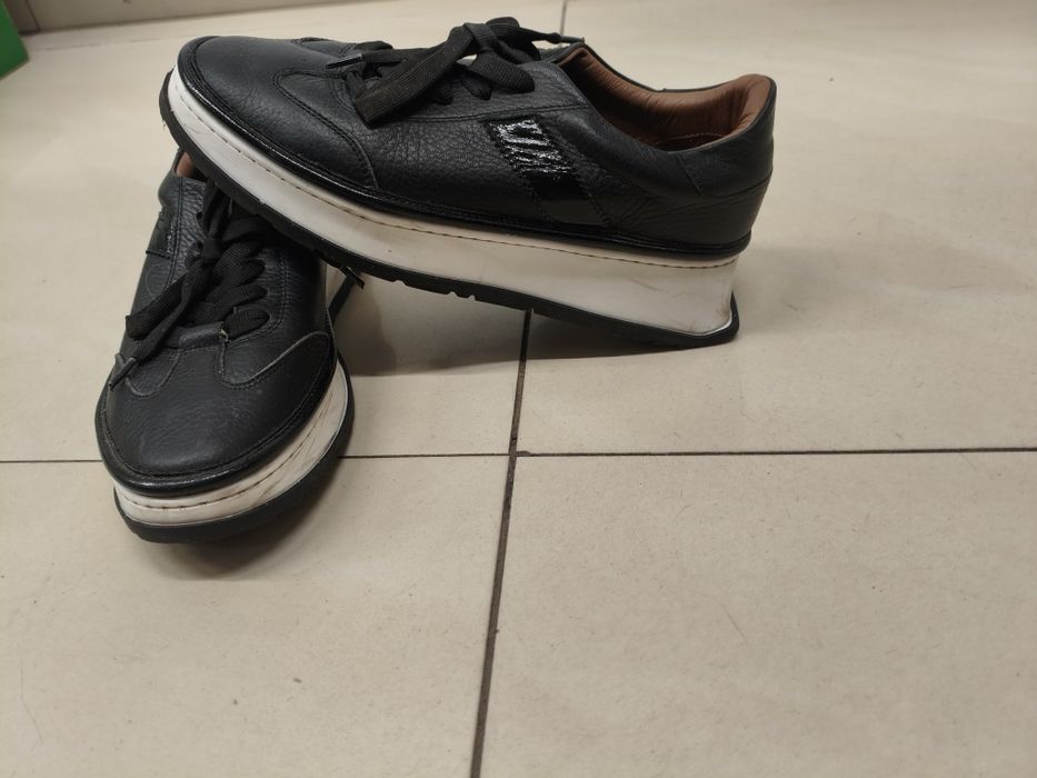 Продам кросовки женские