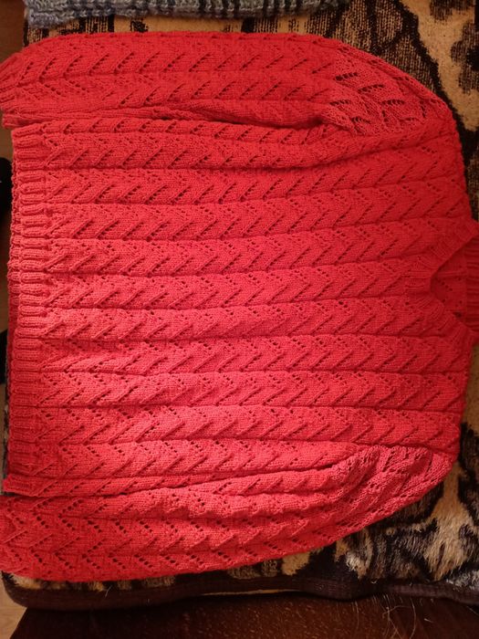 vând bluza croșetată manual