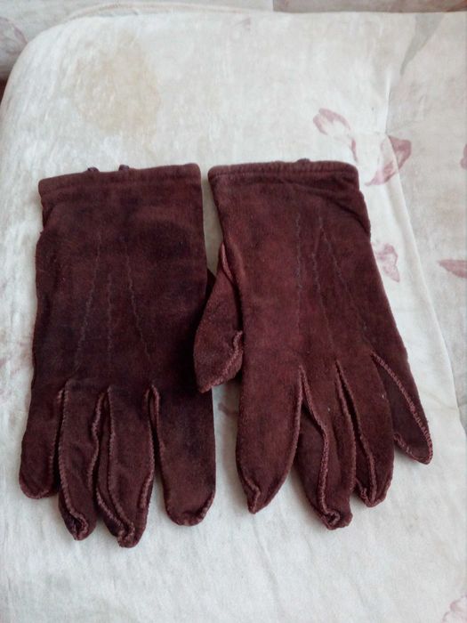 велурени кафяви мъжки ръкавици