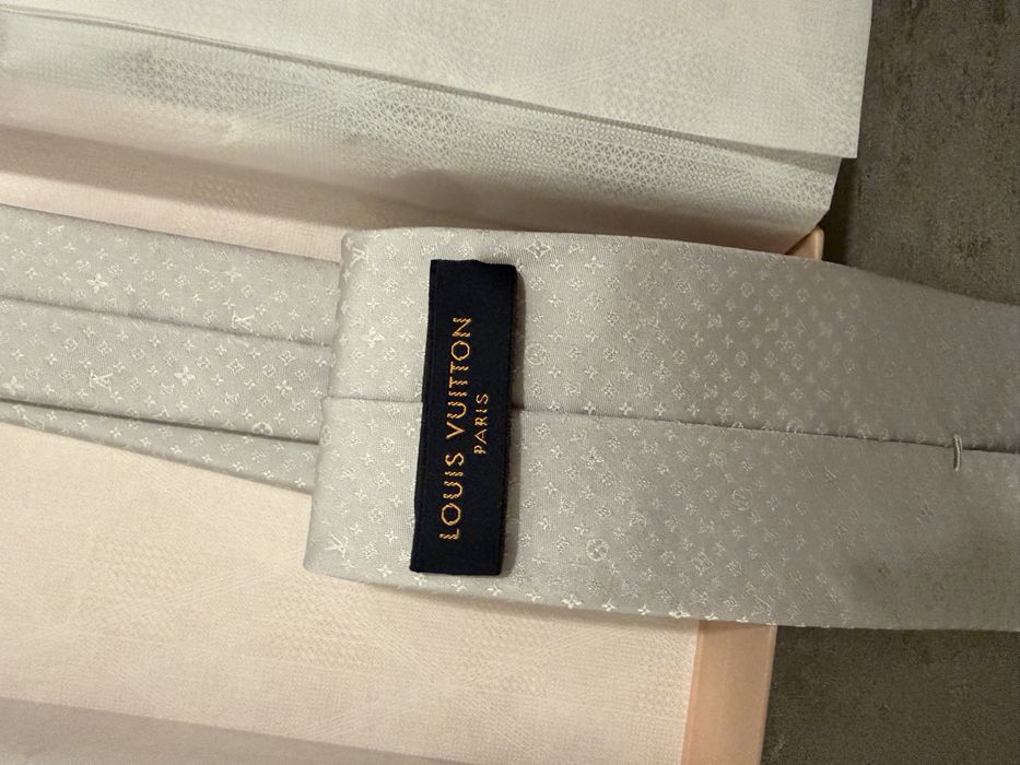 Louis Vuitton вратовръзка НОВА