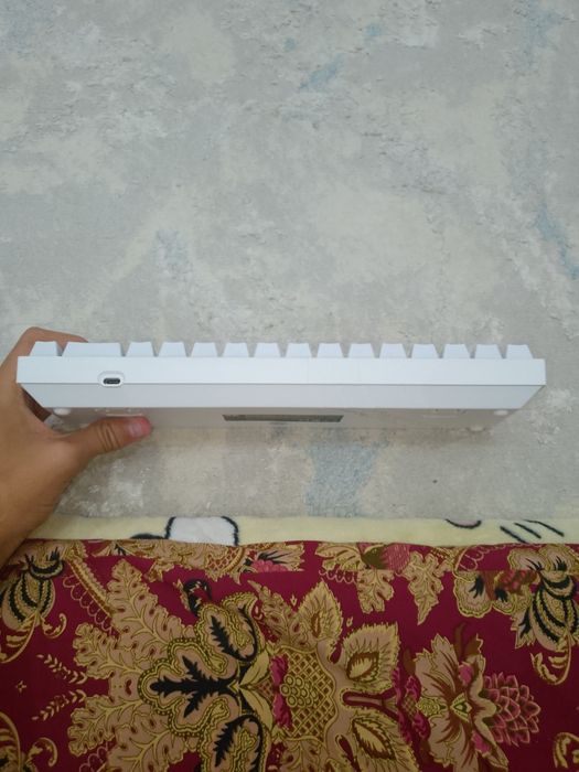 2E gaming keyboard kg370