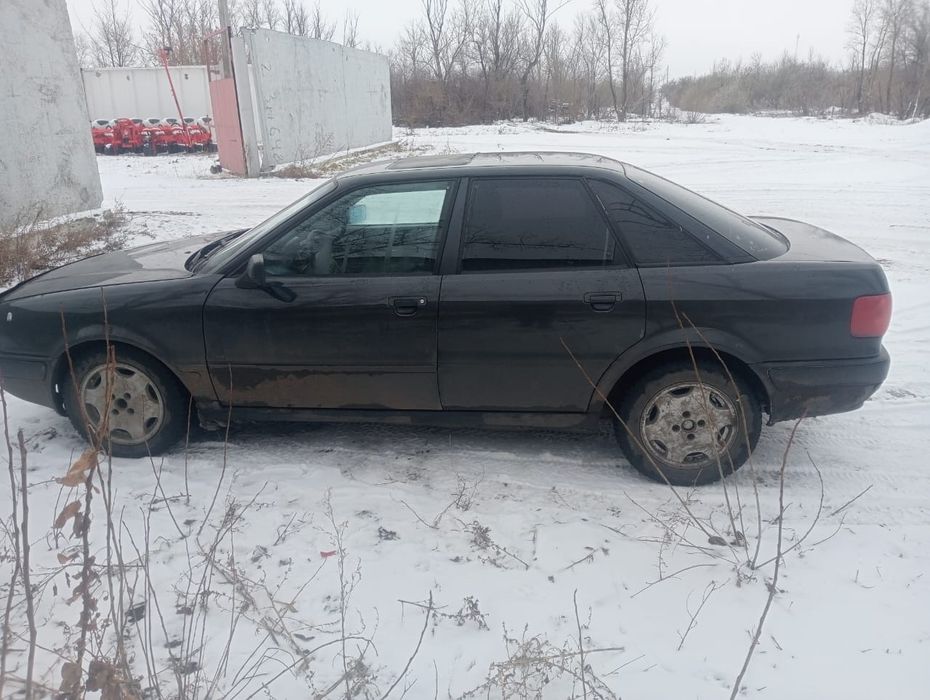 Обменяю Ауди б4 2 объем