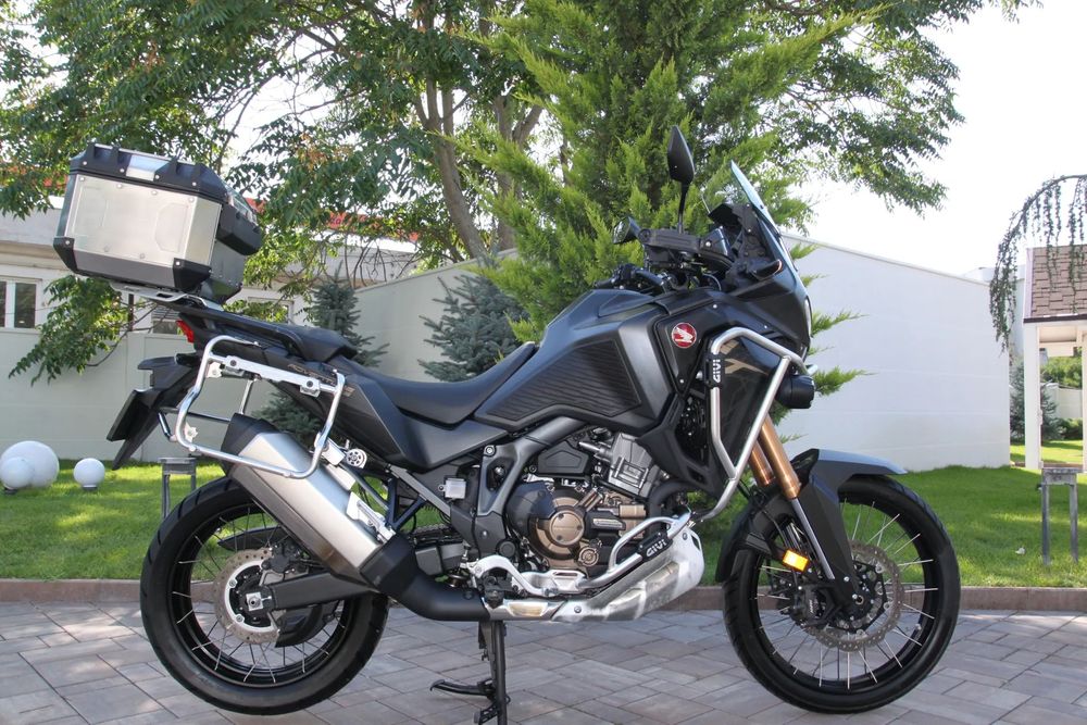 Honda Africa Twin Autom DCT’23 ES/ F/L Adv Sport TFT/ GIVI Bars/ Full/ Conti noi/ TVA D