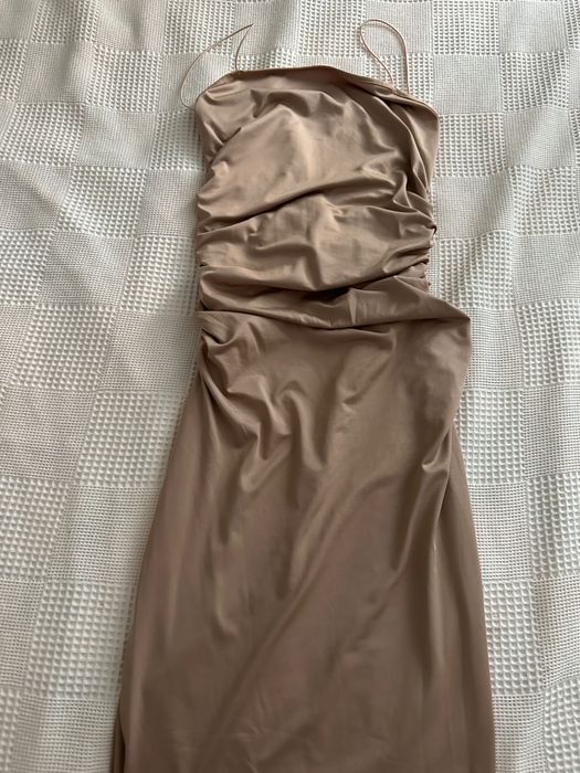 Елегантна дамска рокля