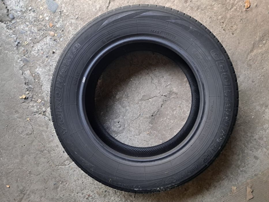 225/65/ 17 летние покрышки для машины