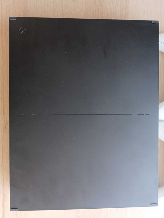Xbox One S – 1T GB памет – отлично състояние – кутия