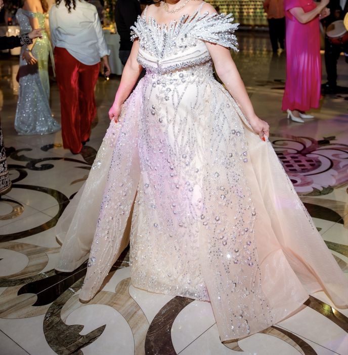 Вечернее нарядное платье