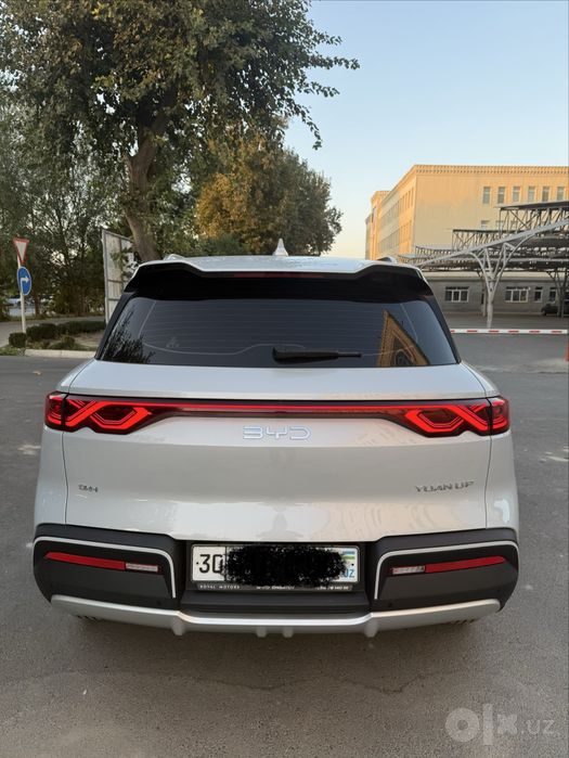 BYD Yuan Up гибрит