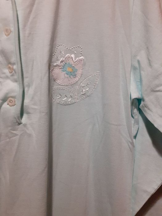 Продавам  красива нощници  нова 42 номер 100 % памук