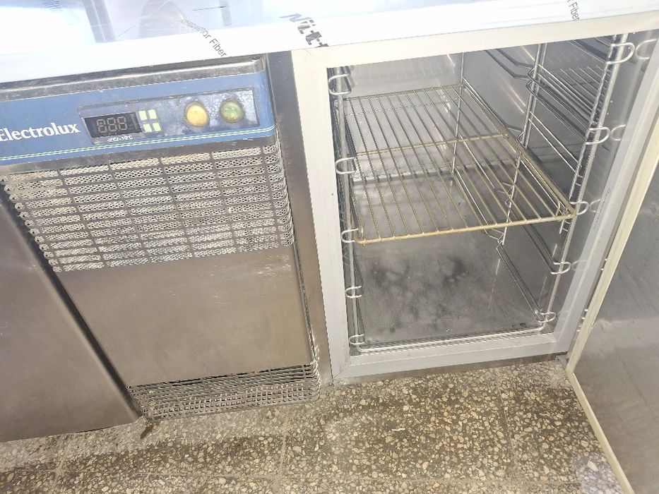 Хладилна маса база за уреди electrolux