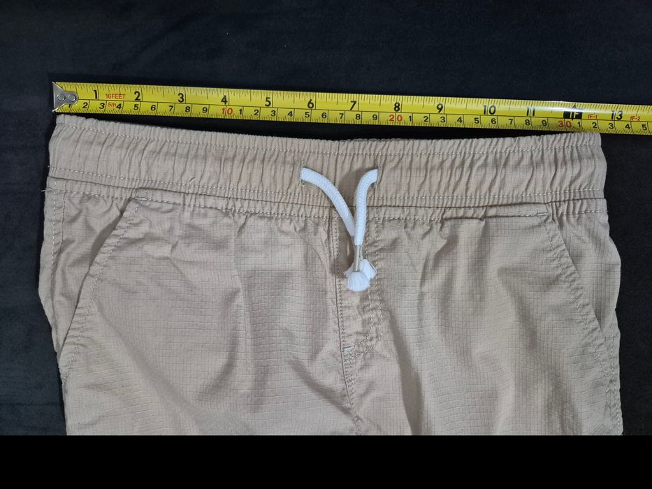 Pantaloni scurți noi C&A 128 cm / 8 ani