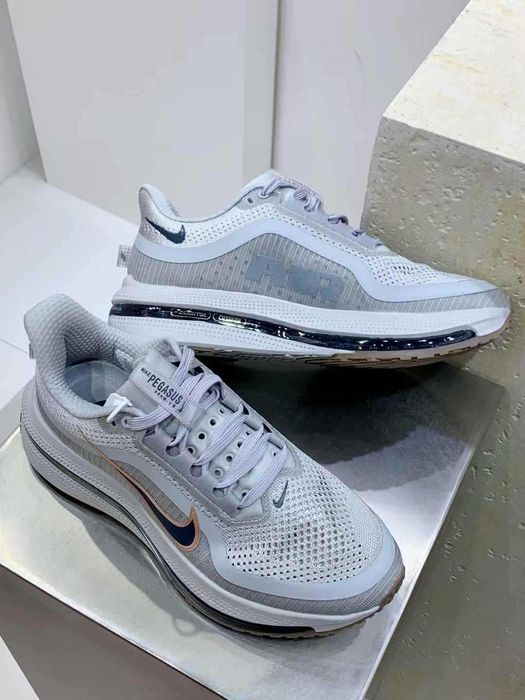 Нови мъжки маратонки Nike Pegasus Premium gray налични