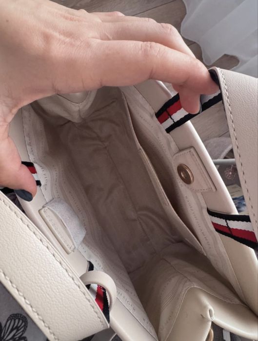 Geanta Tommy Hilfiger Noua