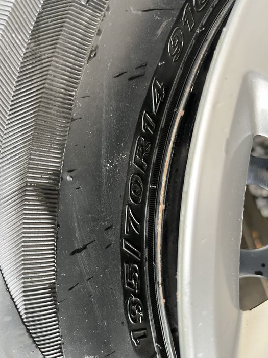 Шина р14+ с диской оригинал с кобальта