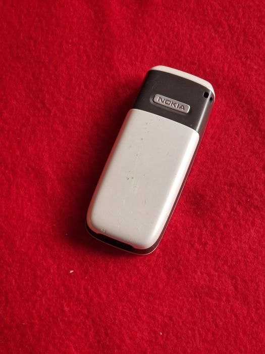 Telefon Nokia cu butoane.  Menționez că  nu incarca,