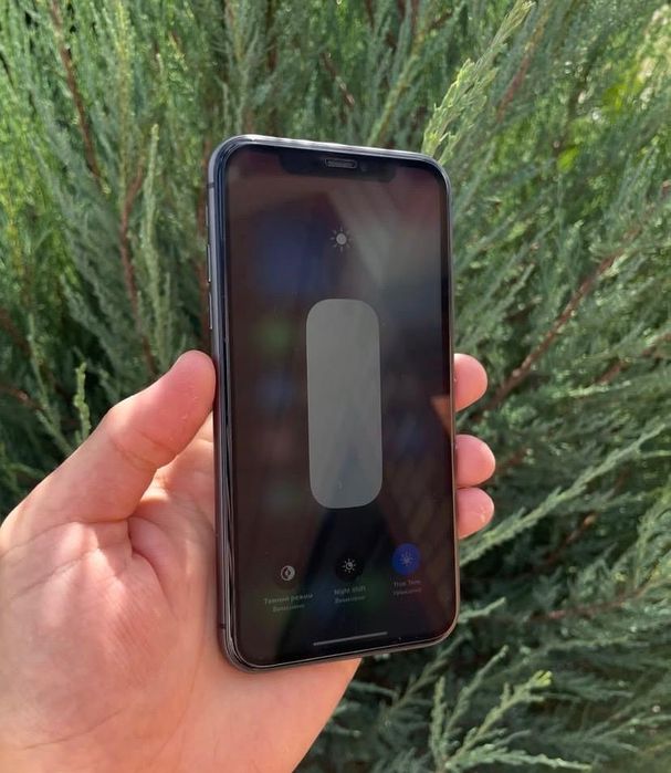 Продам Айфон 11 64гб