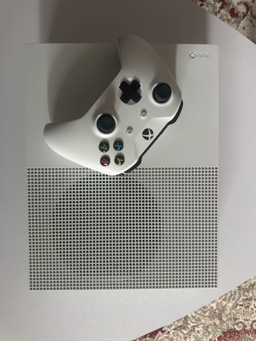 Xbox One S 1TB functional
