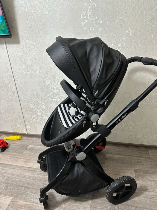 Продам коляску Hot mom
