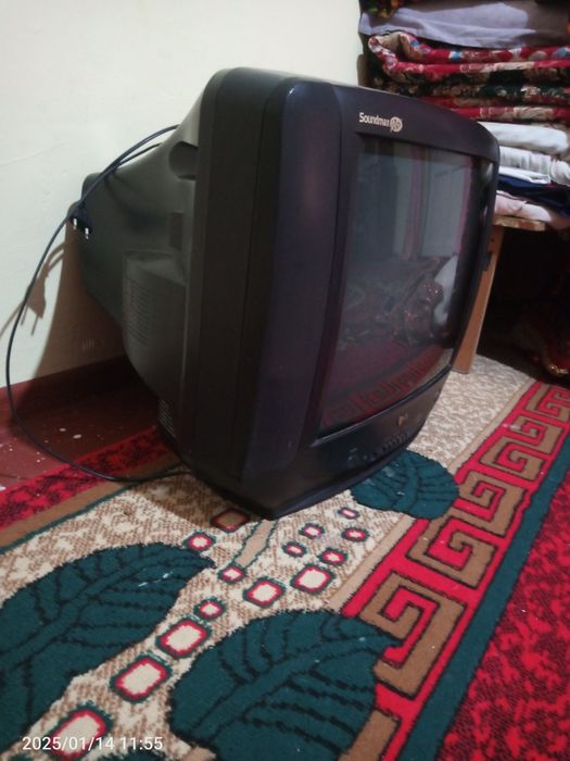 Soundmax televizor sotiladi ishlashi zo'r aybi yoq svitnoy ko'rsatadi