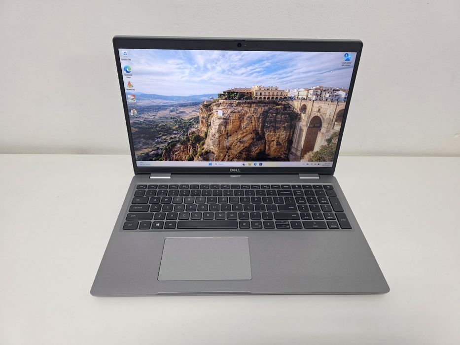 Laptop Dell Latitude 5520 i5-10310U 16gb 256ssd 15.6 FHD . Garantie 1 an