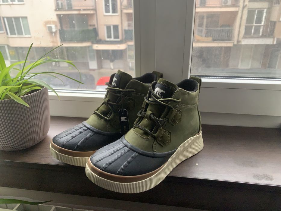 Sorel waterproof 100%     40 н