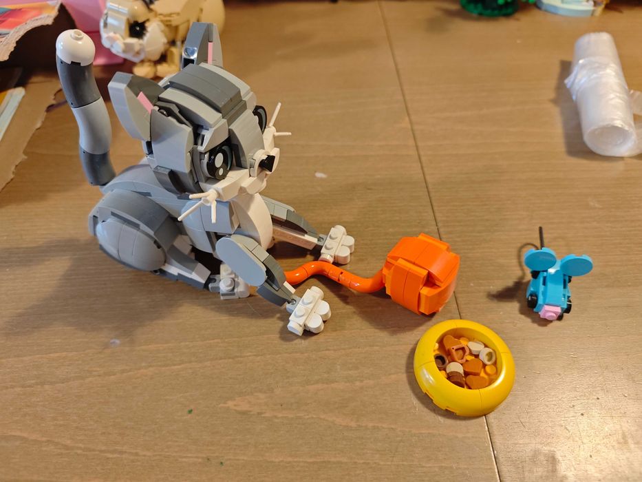 Продавам голям комплект от лего, с книжките, кутиите, LEGO