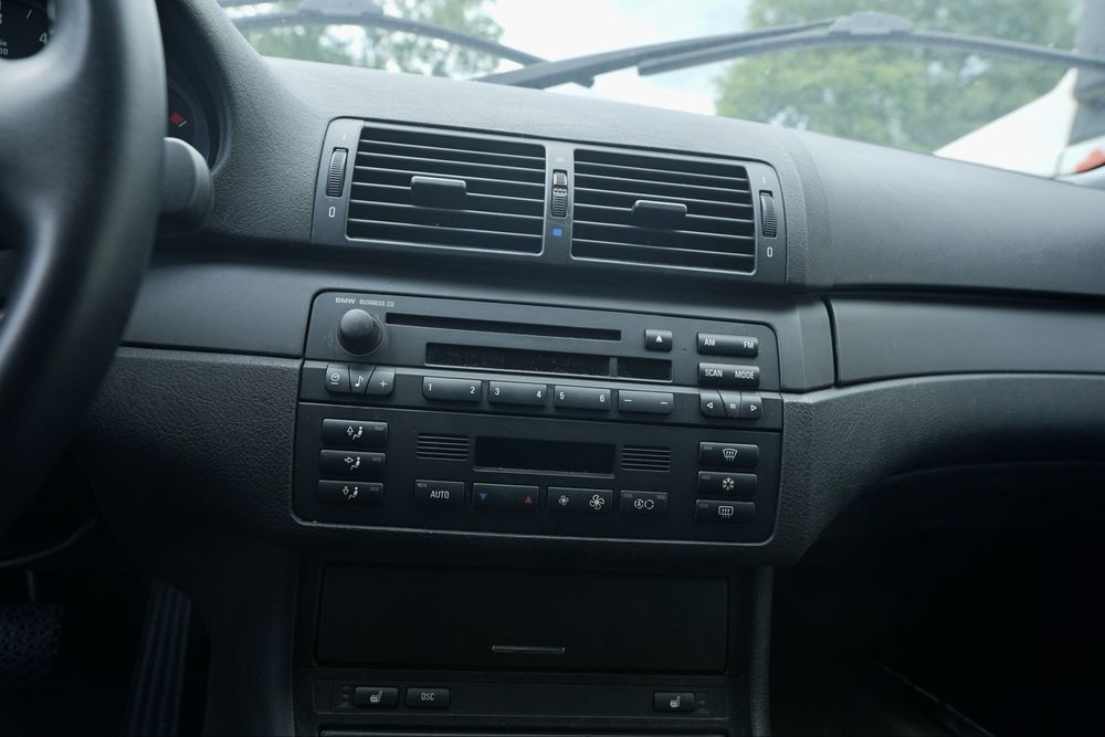 BMW 320д Е46 (ПРОДАВА СЕ ЦЯЛА за части)