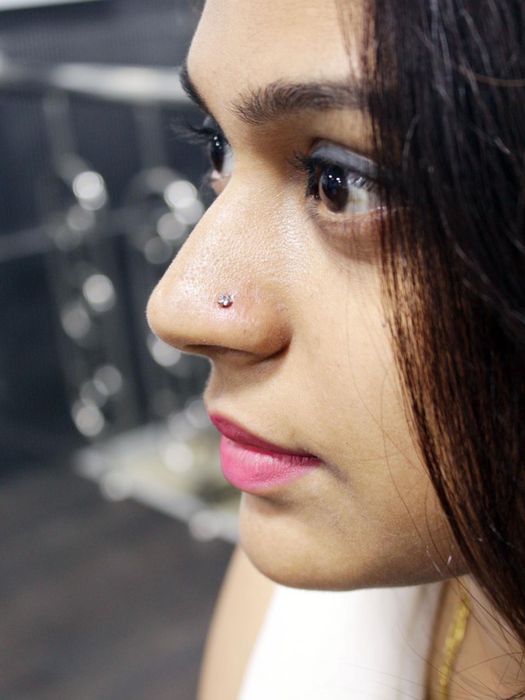 Прокол ушей и носа.Выезд на дом.