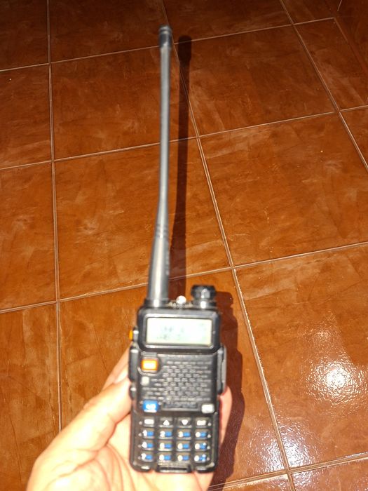 Statie Baofeng UV-5R de 5W