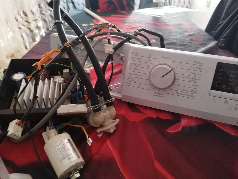 Placa electronica massina de  spalat wirpool si artic