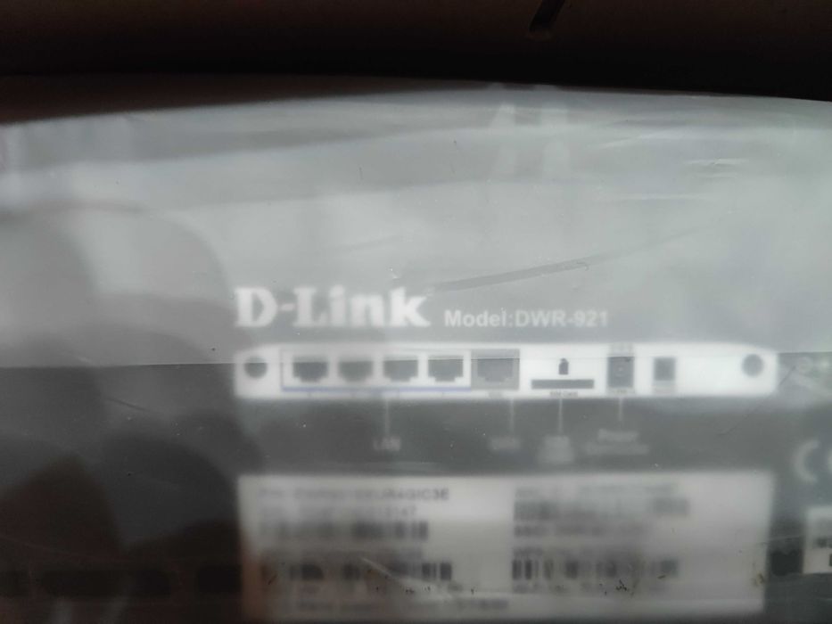 Router wireless D-Link DWR-921 cu slot SIM card, LTE 4G