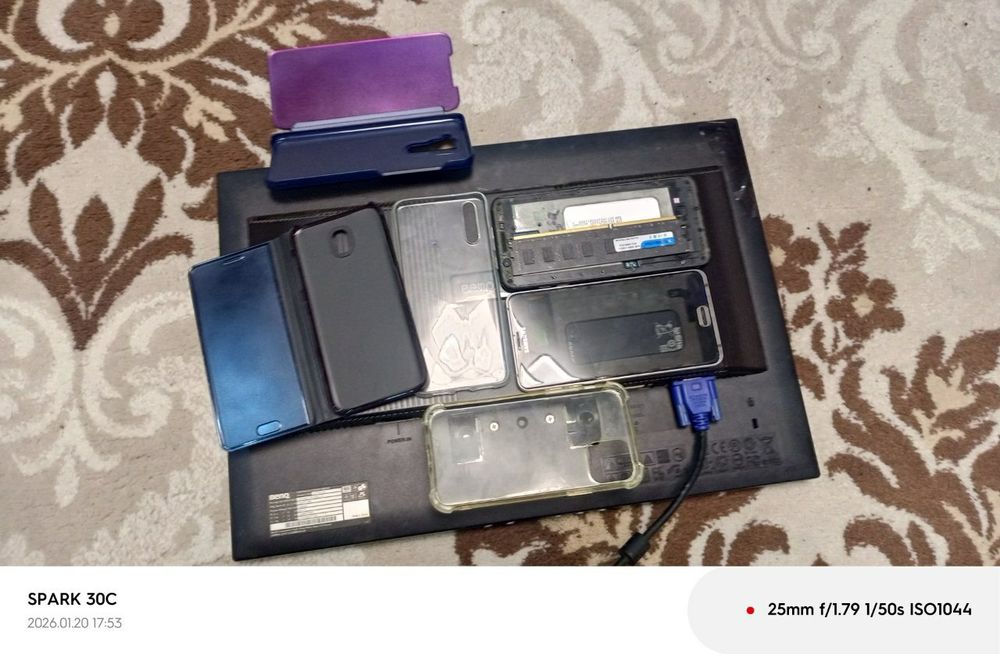 Продам одним лотом