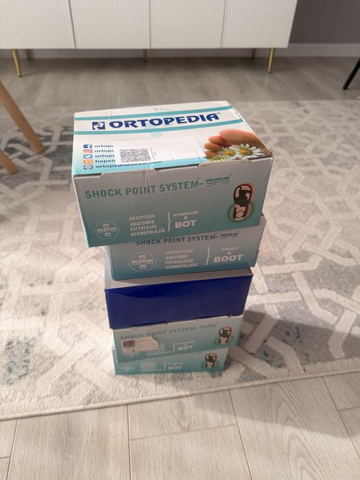 Детская обувь (мальчик). Комбинезон.