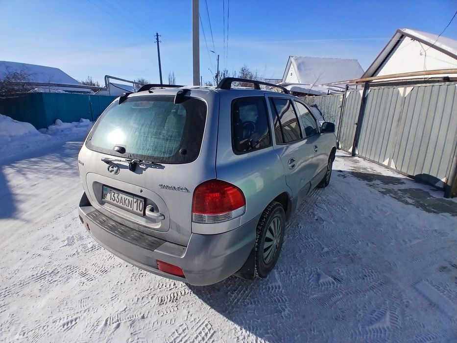 Хюндай санта фе.