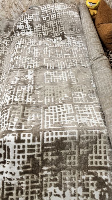 Продается новый ковер 300*400