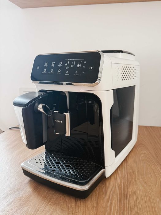 Espressor automat Philips EP3243/50 LatteGo