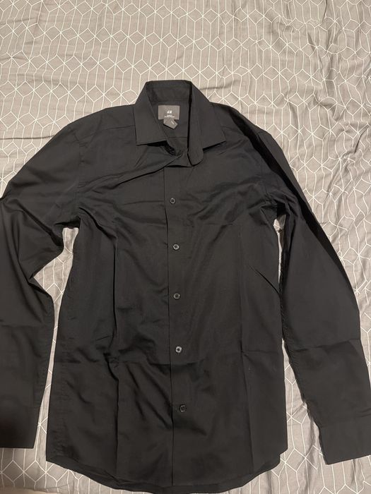 Camasa neagra pentru evenimente marimea S de la H&M