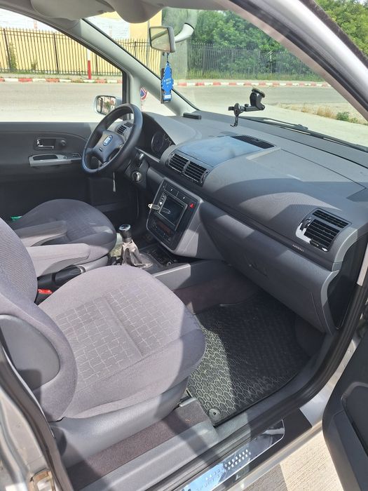 Vând Seat Alhambra 1.9 116cp