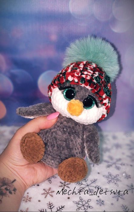 Плюшевый пингвиненок
