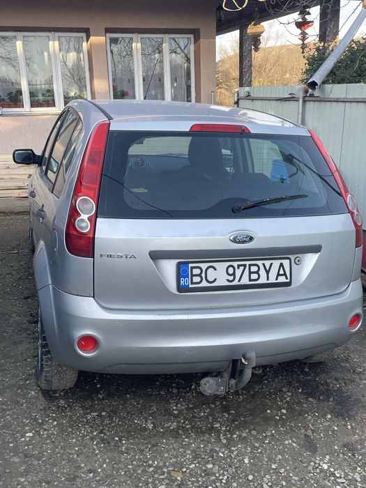Vând ford fiesta 1.4 benzina