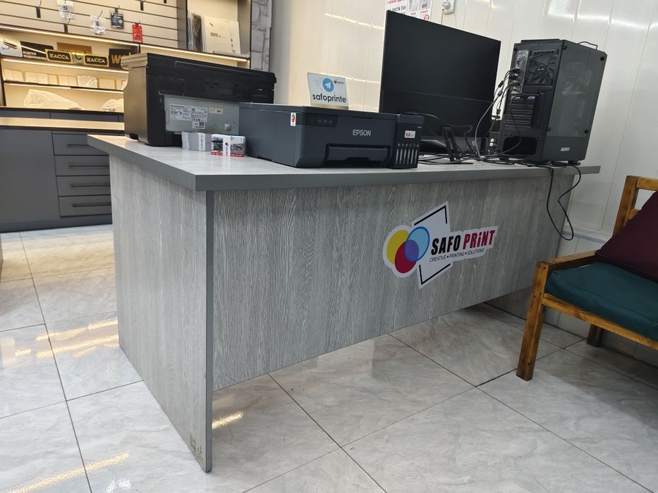 Kompyuter stol sotiladi