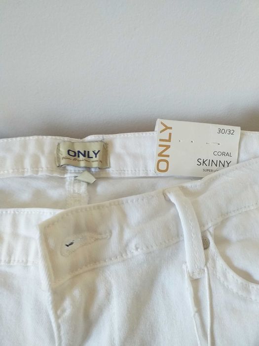 Blugi de dama noi cu eticheta ONLY,elastici 30/32