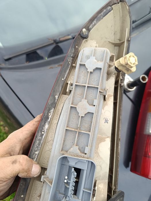 Faruri și triple Opel Astra G break 2003