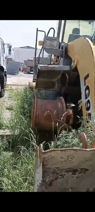 Фронтальный погрузчик