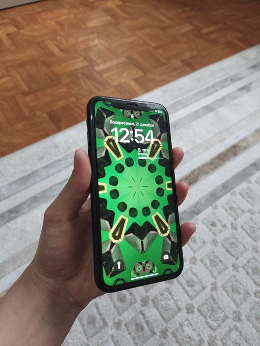 Продается iPhone XR