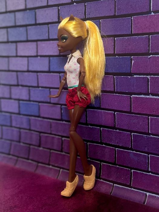 Clawdia Wolf monster high