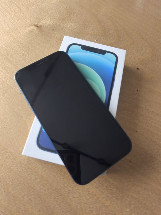 Продам iPhone 12