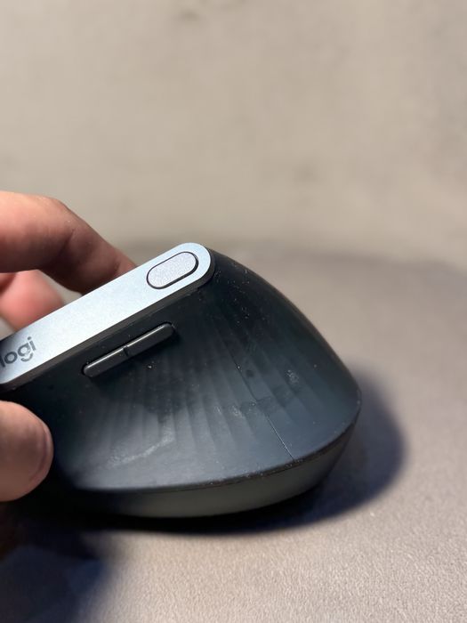 Mouse Wireless Ergonomic Logitech MX Vertical – Stare buna
