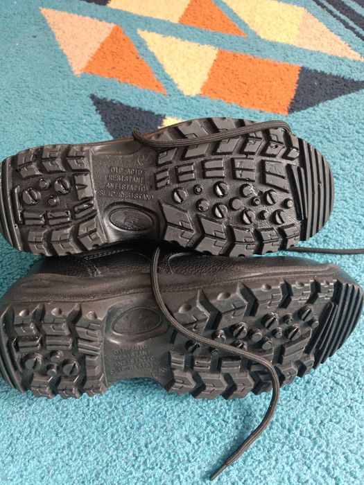 Продам ботинки летние