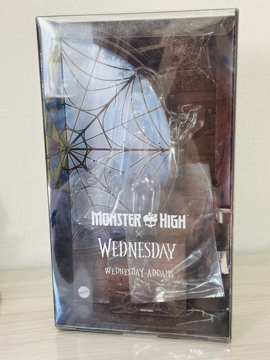 Коробка от Wednesday monster high